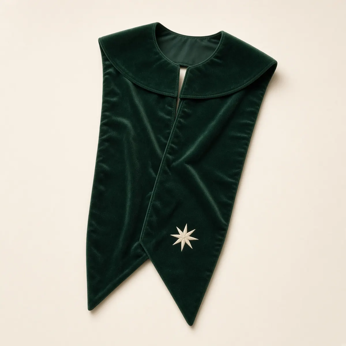 Green velvet collar with white star