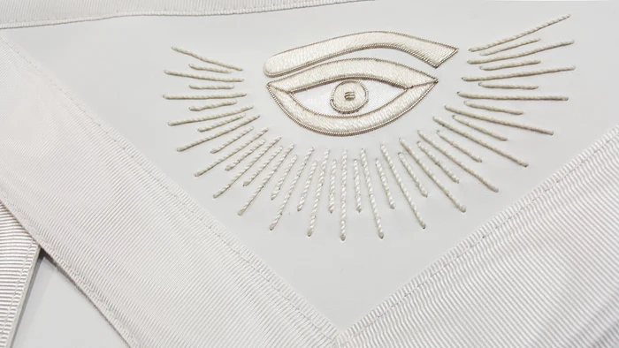 Master Mason Blue Lodge Apron – White Hand Embroidery