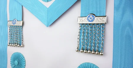 How to tie a Masonic Apron