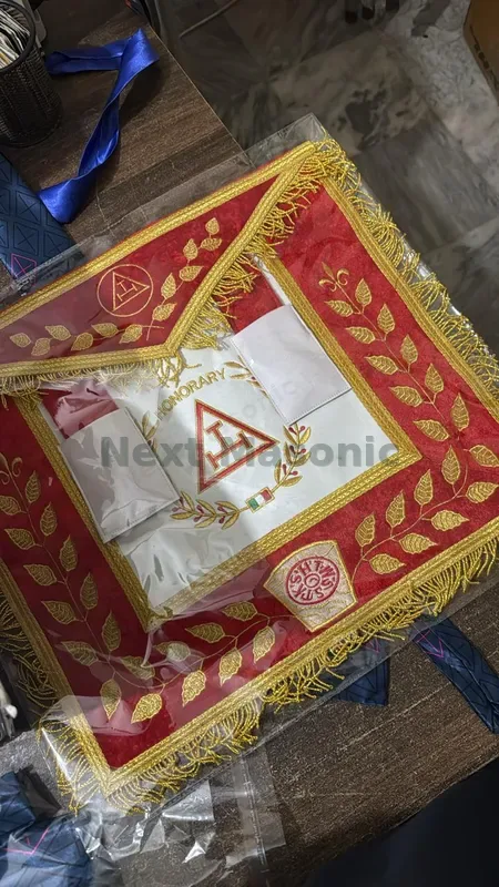 Custom Masonic regalia 17